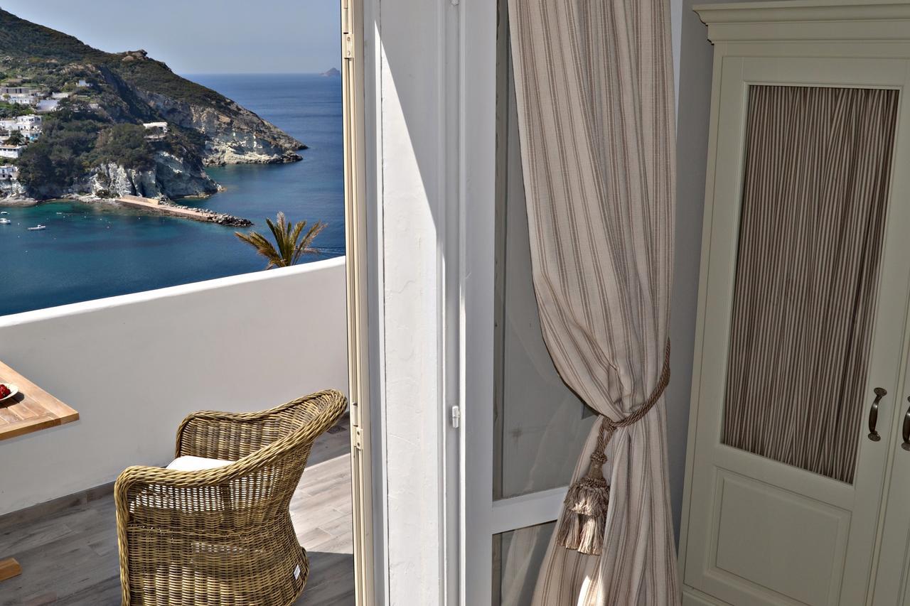 Maridea Casa Vacanza- Le Alcove Sul Mare Suites Ponza Exterior photo