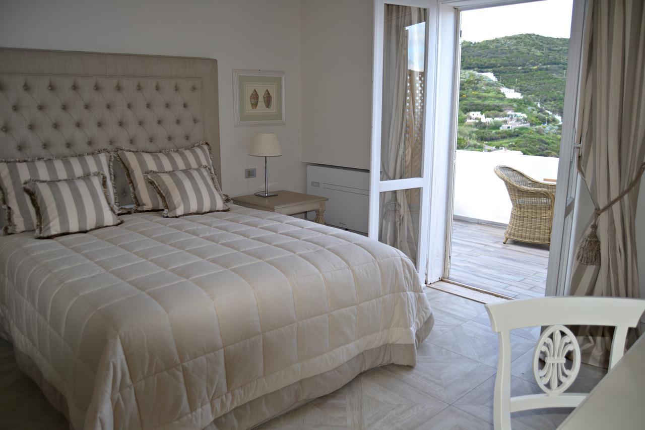 Maridea Casa Vacanza- Le Alcove Sul Mare Suites Ponza Exterior photo