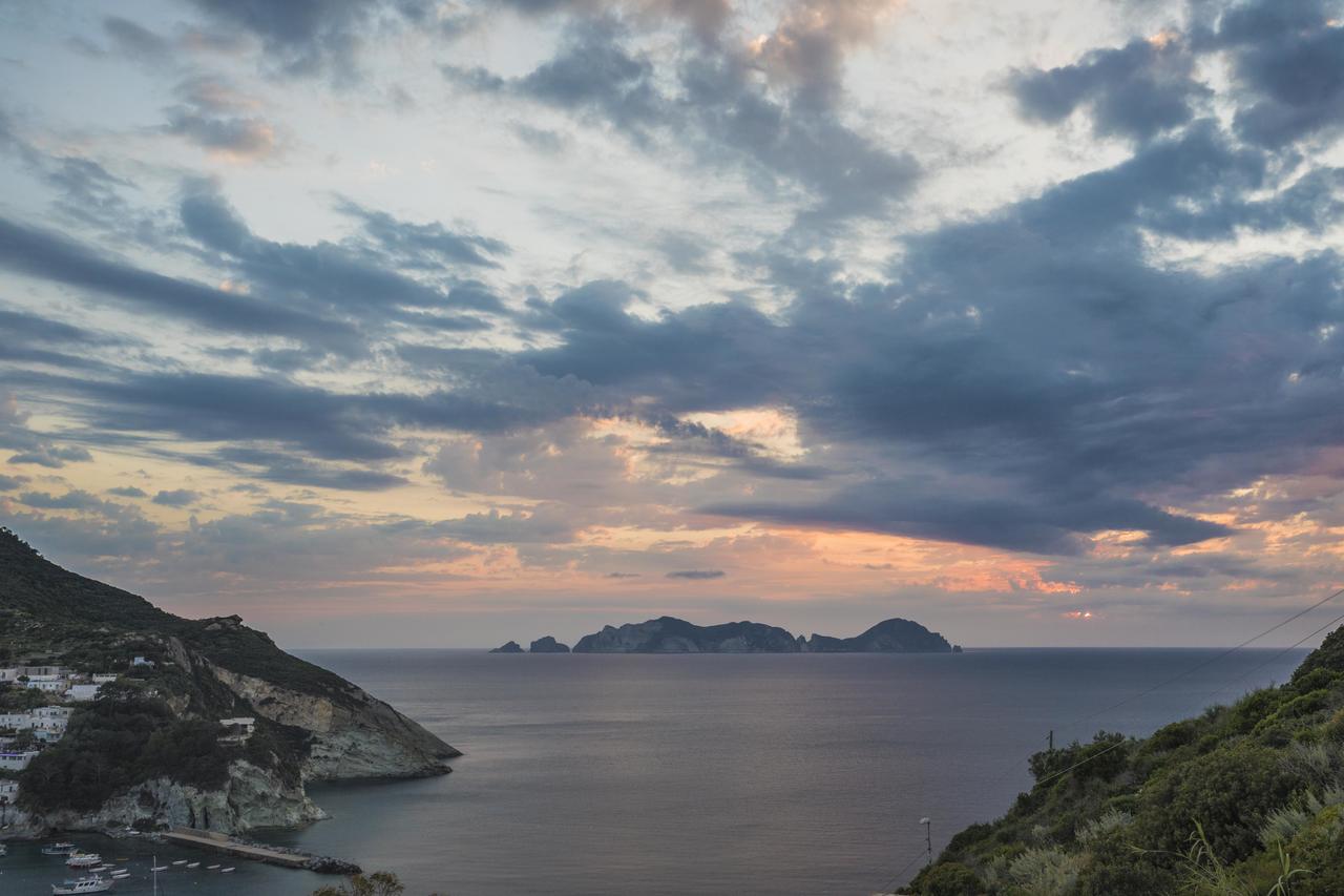 Maridea Casa Vacanza- Le Alcove Sul Mare Suites Ponza Exterior photo