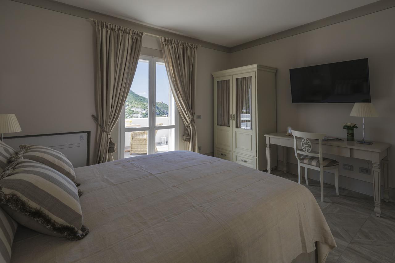 Maridea Casa Vacanza- Le Alcove Sul Mare Suites Ponza Exterior photo