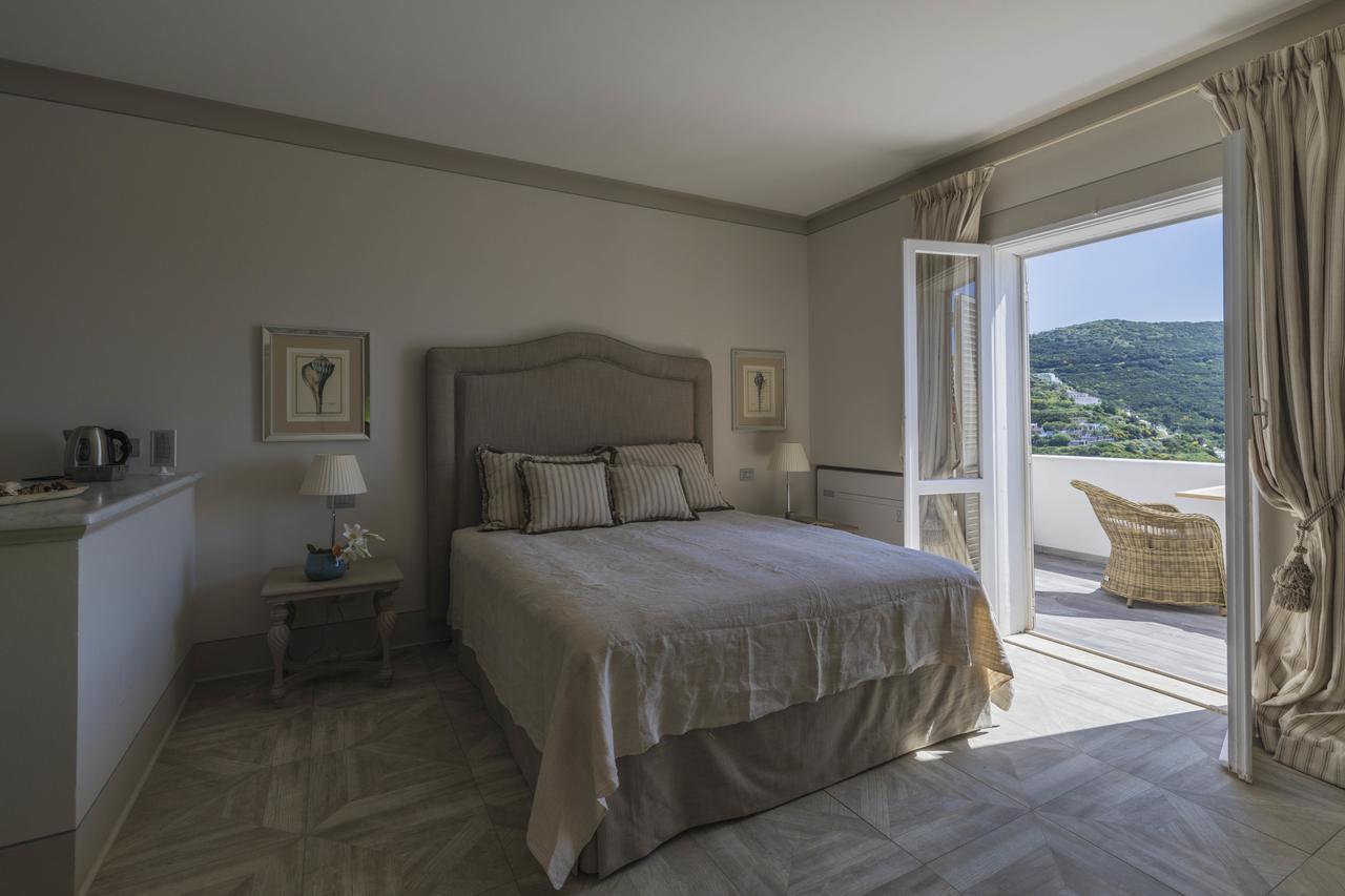 Maridea Casa Vacanza- Le Alcove Sul Mare Suites Ponza Exterior photo